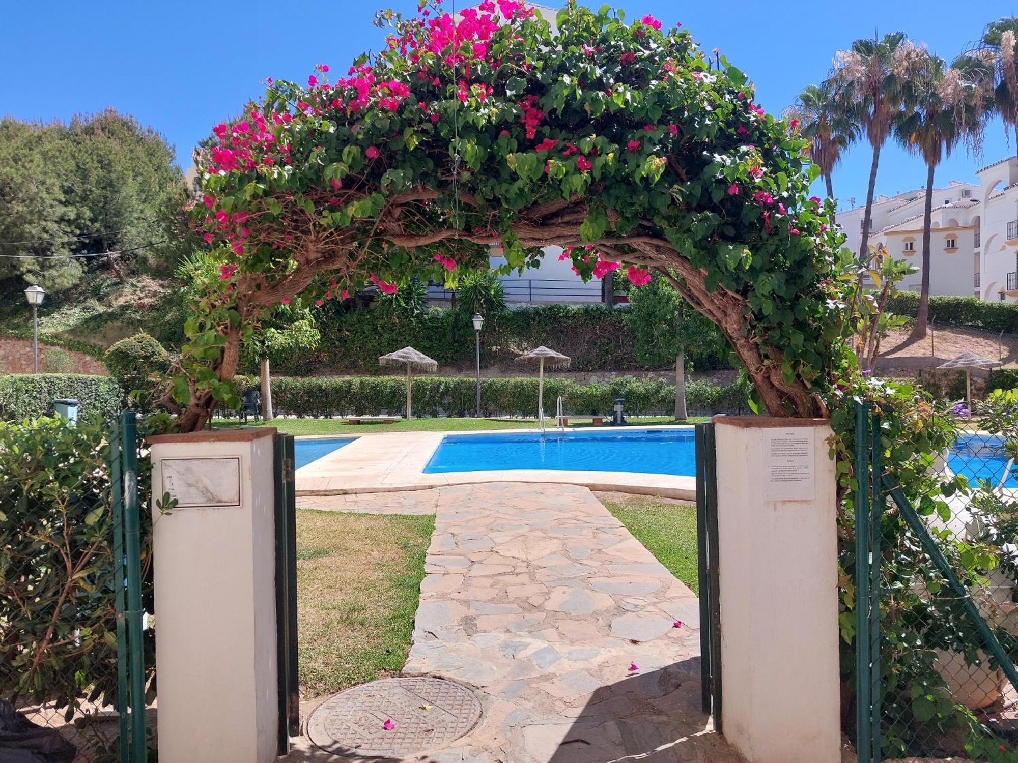 Estudio Con Piscina Y Parking, Playa A 4 Min A Pie, Tren A 2 Min Fuengirola Extérieur photo