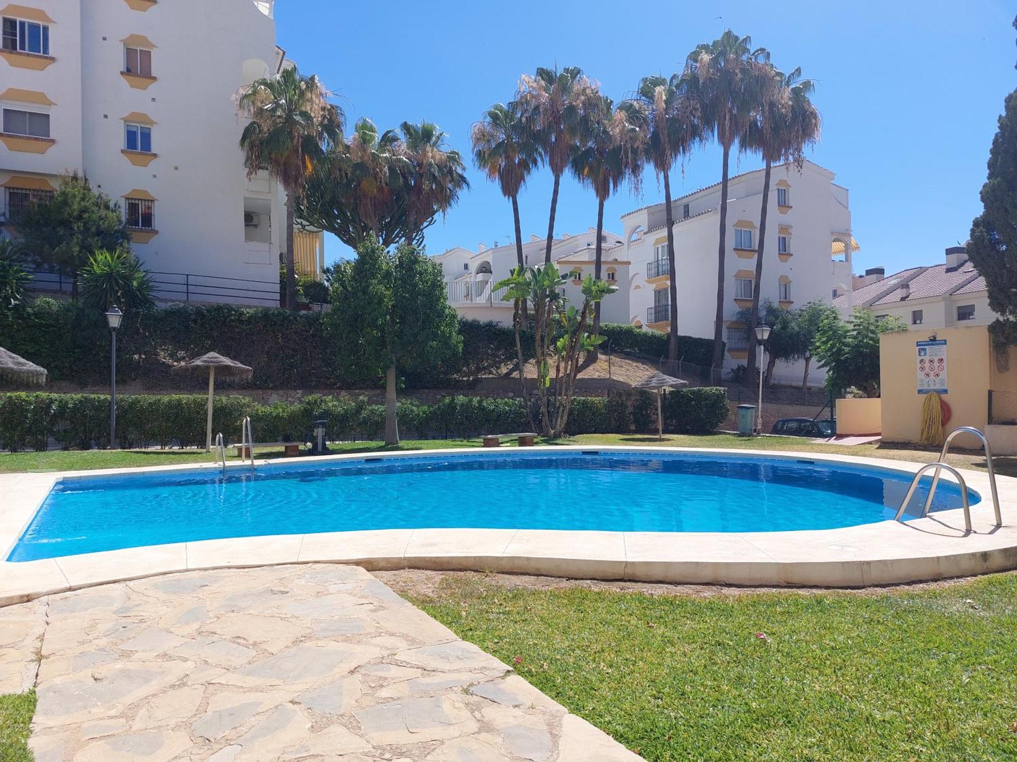 Estudio Con Piscina Y Parking, Playa A 4 Min A Pie, Tren A 2 Min Fuengirola Extérieur photo