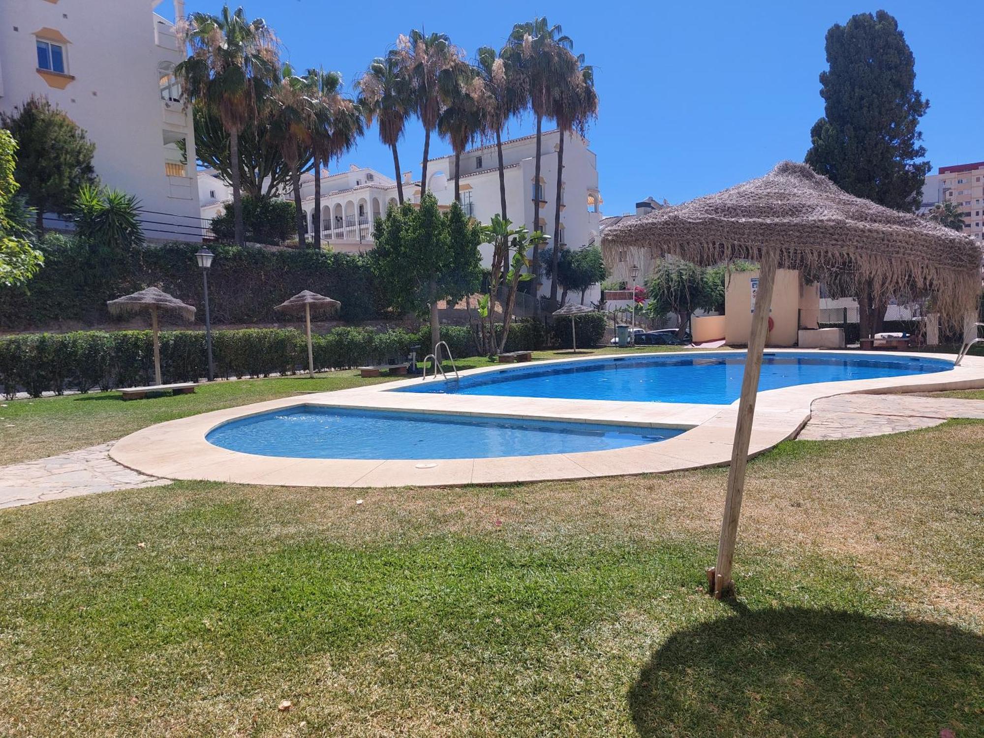 Estudio Con Piscina Y Parking, Playa A 4 Min A Pie, Tren A 2 Min Fuengirola Extérieur photo