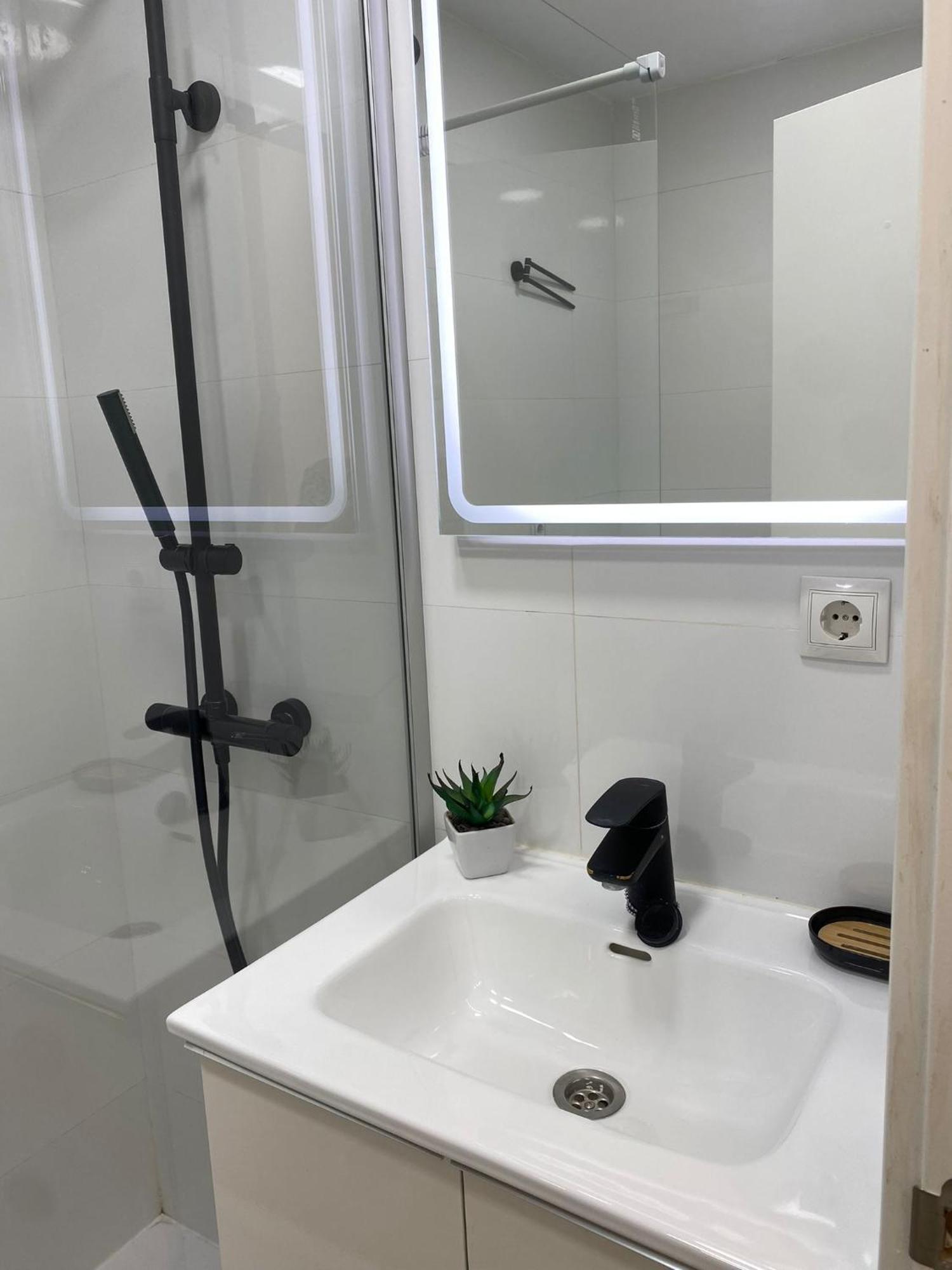 Estudio Con Piscina Y Parking, Playa A 4 Min A Pie, Tren A 2 Min Fuengirola Extérieur photo