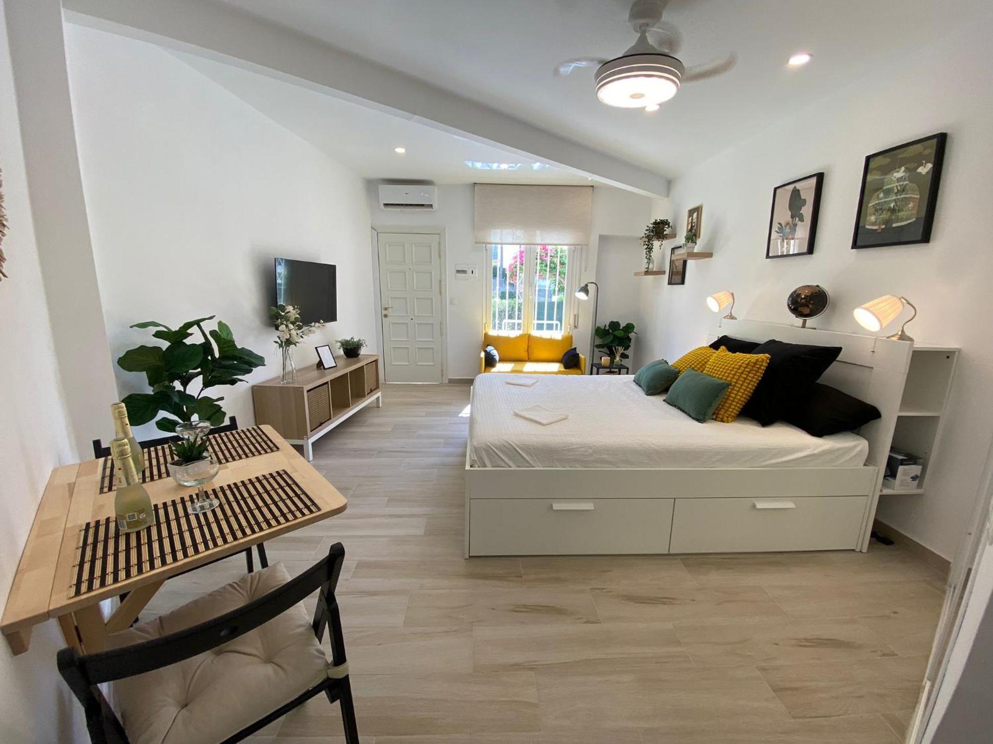 Estudio Con Piscina Y Parking, Playa A 4 Min A Pie, Tren A 2 Min Fuengirola Extérieur photo